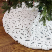 New White Plush Christmas Tree Skirt